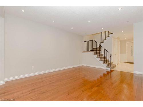 1039 Runnymead Crescent, Oakville, ON - Indoor Photo Showing Other Room