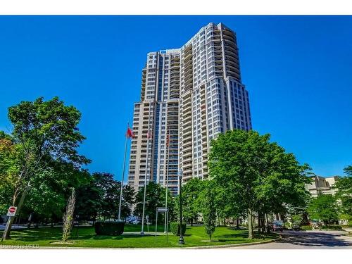 1824-25 Kingsbridge Garde Circle, Mississauga, ON - Outdoor With Facade