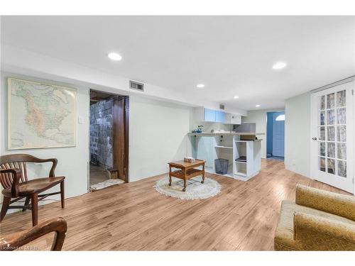 125 Nairne Street, Caledonia, ON - Indoor Photo Showing Living Room