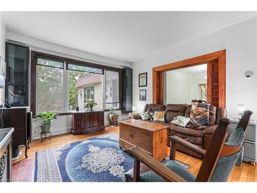 125 Nairne Street, Caledonia, ON - Indoor Photo Showing Living Room