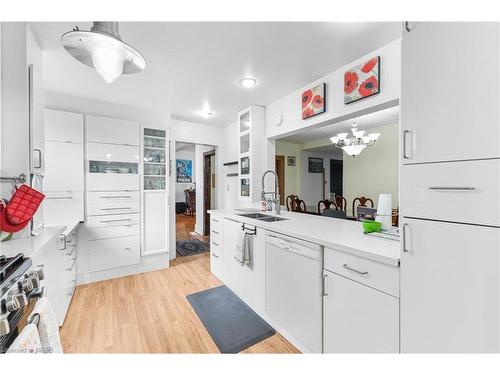 125 Nairne Street, Caledonia, ON - Indoor Photo Showing Kitchen With Double Sink