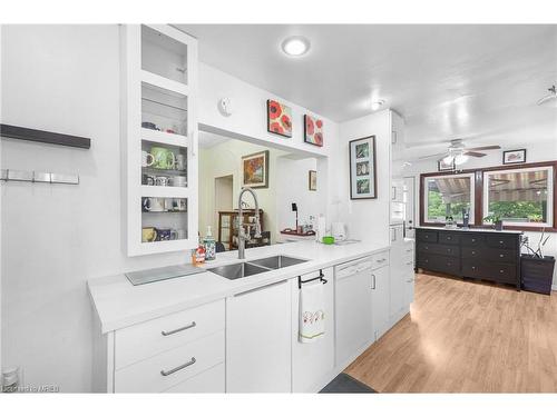 125 Nairne Street, Caledonia, ON - Indoor Photo Showing Kitchen With Double Sink