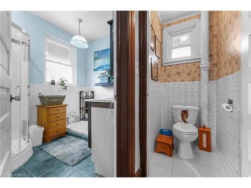 125 Nairne Street, Caledonia, ON - Indoor Photo Showing Bathroom