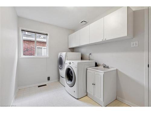 3251 Bloomfield Drive, Mississauga, ON - Indoor Photo Showing Laundry Room