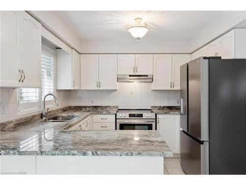 3251 Bloomfield Drive, Mississauga, ON - Indoor Photo Showing Kitchen With Double Sink