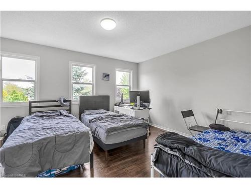 1003 Prosperity Court, London, ON - Indoor Photo Showing Bedroom