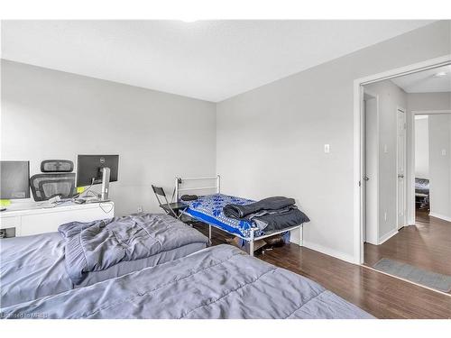 1003 Prosperity Court, London, ON - Indoor Photo Showing Bedroom