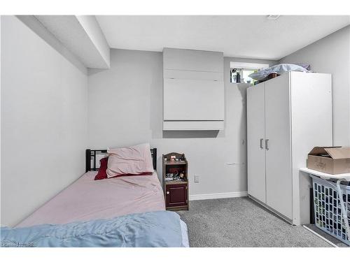 1003 Prosperity Court, London, ON - Indoor Photo Showing Bedroom