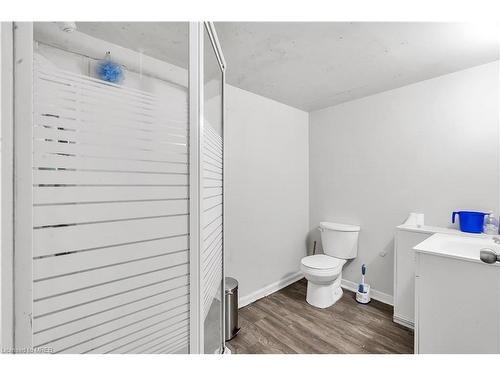 1003 Prosperity Court, London, ON - Indoor Photo Showing Bathroom