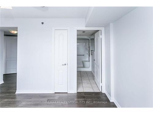 209-4640 Kimbermount Avenue, Mississauga, ON - Indoor Photo Showing Other Room