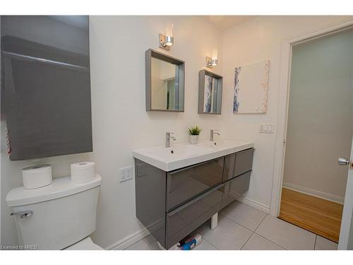 54 Evelyn Street, Brantford, ON - Indoor Photo Showing Bathroom