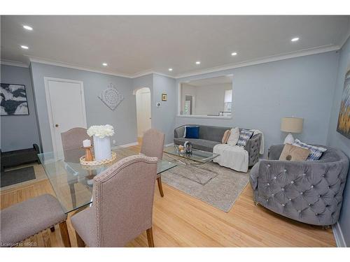 54 Evelyn Street, Brantford, ON - Indoor Photo Showing Living Room