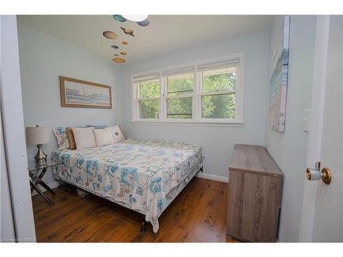 54 Evelyn Street, Brantford, ON - Indoor Photo Showing Bedroom