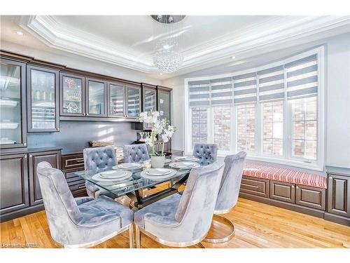 2085 Ashmore Drive, Oakville, ON - Indoor Photo Showing Dining Room