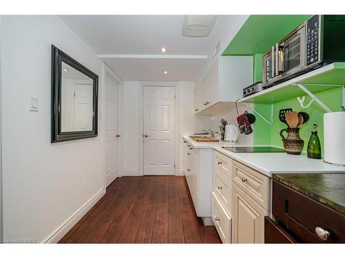 1084 Pearson Drive, Oakville, ON - Indoor Photo Showing Kitchen