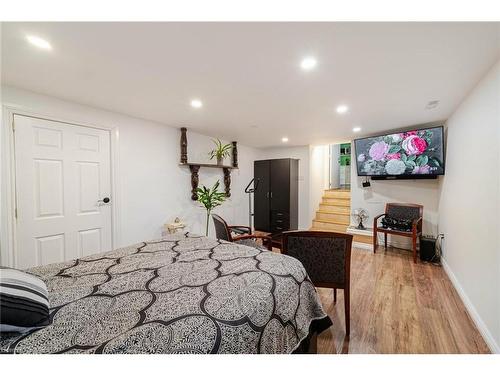 1084 Pearson Drive, Oakville, ON - Indoor Photo Showing Bedroom