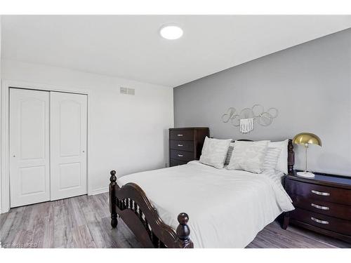 1751 Coronation Drive, London, ON - Indoor Photo Showing Bedroom