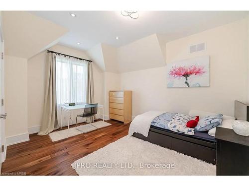 574 Stephens Crescent, Oakville, ON - Indoor Photo Showing Bedroom