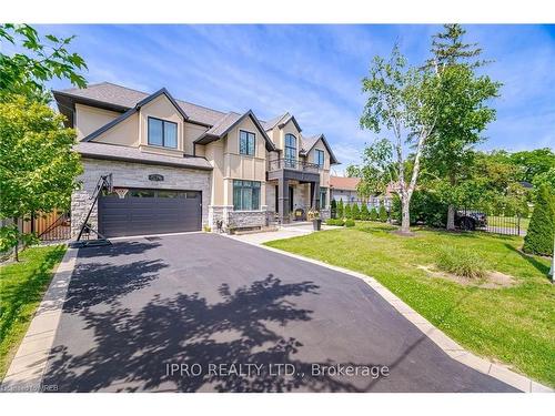 574 Stephens Crescent, Oakville, ON - Outdoor With Facade