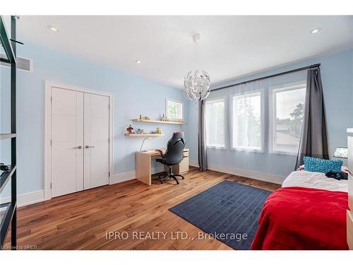 574 Stephens Crescent, Oakville, ON - Indoor Photo Showing Bedroom