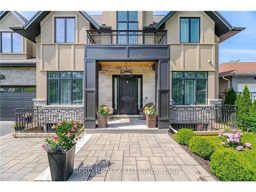 574 Stephens Crescent, Oakville, ON - Outdoor With Facade