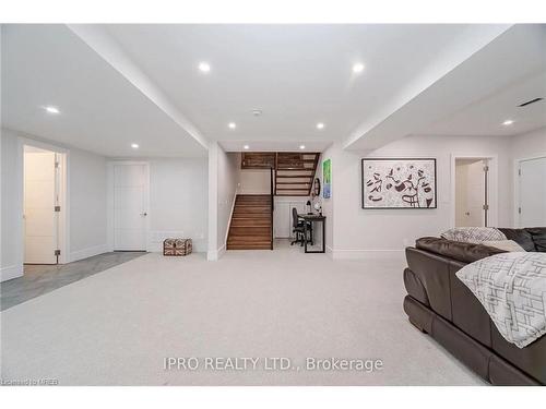 574 Stephens Crescent, Oakville, ON - Indoor