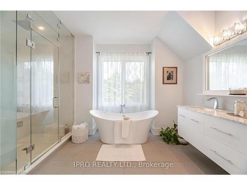 574 Stephens Crescent, Oakville, ON - Indoor Photo Showing Bathroom