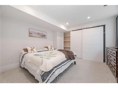 574 Stephens Crescent, Oakville, ON - Indoor Photo Showing Bedroom