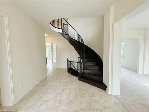 51 Sanford Circle, Springwater, ON - Indoor Photo Showing Other Room