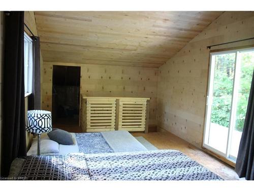 622 Deer Lake Road, Sundridge, ON - Indoor Photo Showing Bedroom