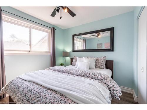 5290 Joel Avenue, Burlington, ON - Indoor Photo Showing Bedroom