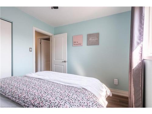 5290 Joel Avenue, Burlington, ON - Indoor Photo Showing Bedroom