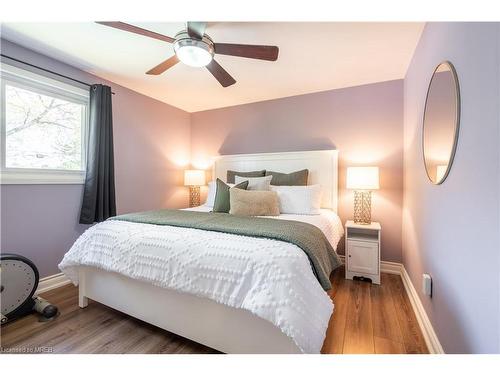 5290 Joel Avenue, Burlington, ON - Indoor Photo Showing Bedroom