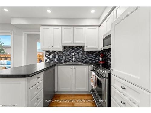 293 Mississaga Street, Oakville, ON - Indoor Photo Showing Kitchen