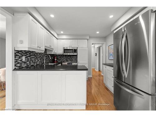 293 Mississaga Street, Oakville, ON - Indoor Photo Showing Kitchen