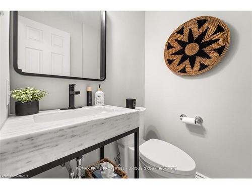 293 Mississaga Street, Oakville, ON - Indoor Photo Showing Bathroom