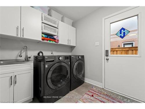 293 Mississaga Street, Oakville, ON - Indoor Photo Showing Laundry Room