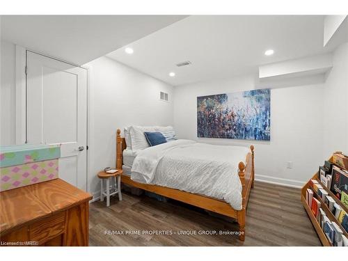 293 Mississaga Street, Oakville, ON - Indoor Photo Showing Bedroom