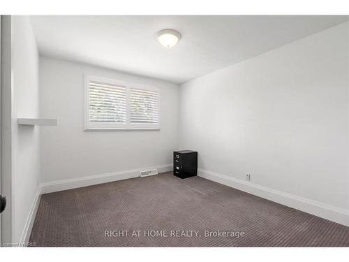 6373 Clare Crescent, Niagara Falls, ON - Indoor Photo Showing Other Room