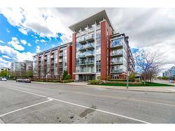 220-80 Port Street  Mississauga, ON L5G 4V6