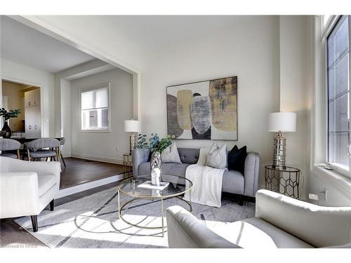 395 Humphrey Street, Hamilton, ON - Indoor Photo Showing Living Room