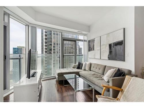 2502-14 York Street, Toronto, ON - Indoor Photo Showing Living Room