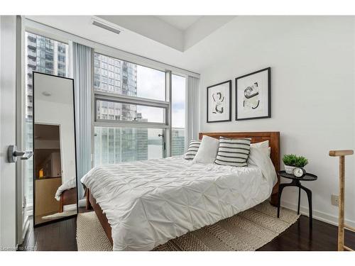 2502-14 York Street, Toronto, ON - Indoor Photo Showing Bedroom