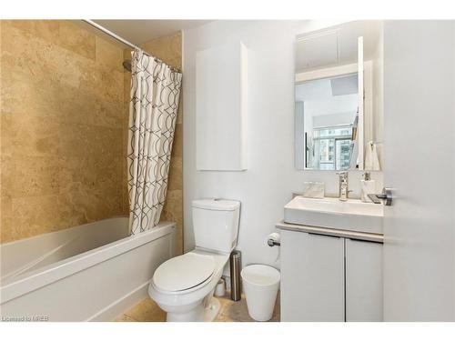 2502-14 York Street, Toronto, ON - Indoor Photo Showing Bathroom