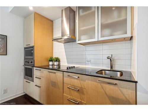 2502-14 York Street, Toronto, ON - Indoor Photo Showing Kitchen With Upgraded Kitchen