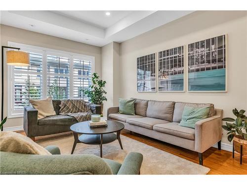 17-3038 Haines Road, Mississauga, ON - Indoor Photo Showing Living Room