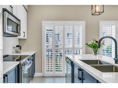 17-3038 Haines Road, Mississauga, ON - Indoor Photo Showing Kitchen With Double Sink