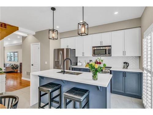 17-3038 Haines Road, Mississauga, ON - Indoor Photo Showing Kitchen With Double Sink With Upgraded Kitchen