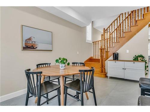 17-3038 Haines Road, Mississauga, ON - Indoor Photo Showing Dining Room