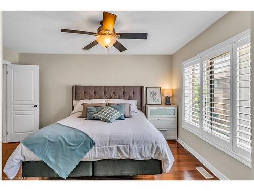 17-3038 Haines Road, Mississauga, ON - Indoor Photo Showing Bedroom